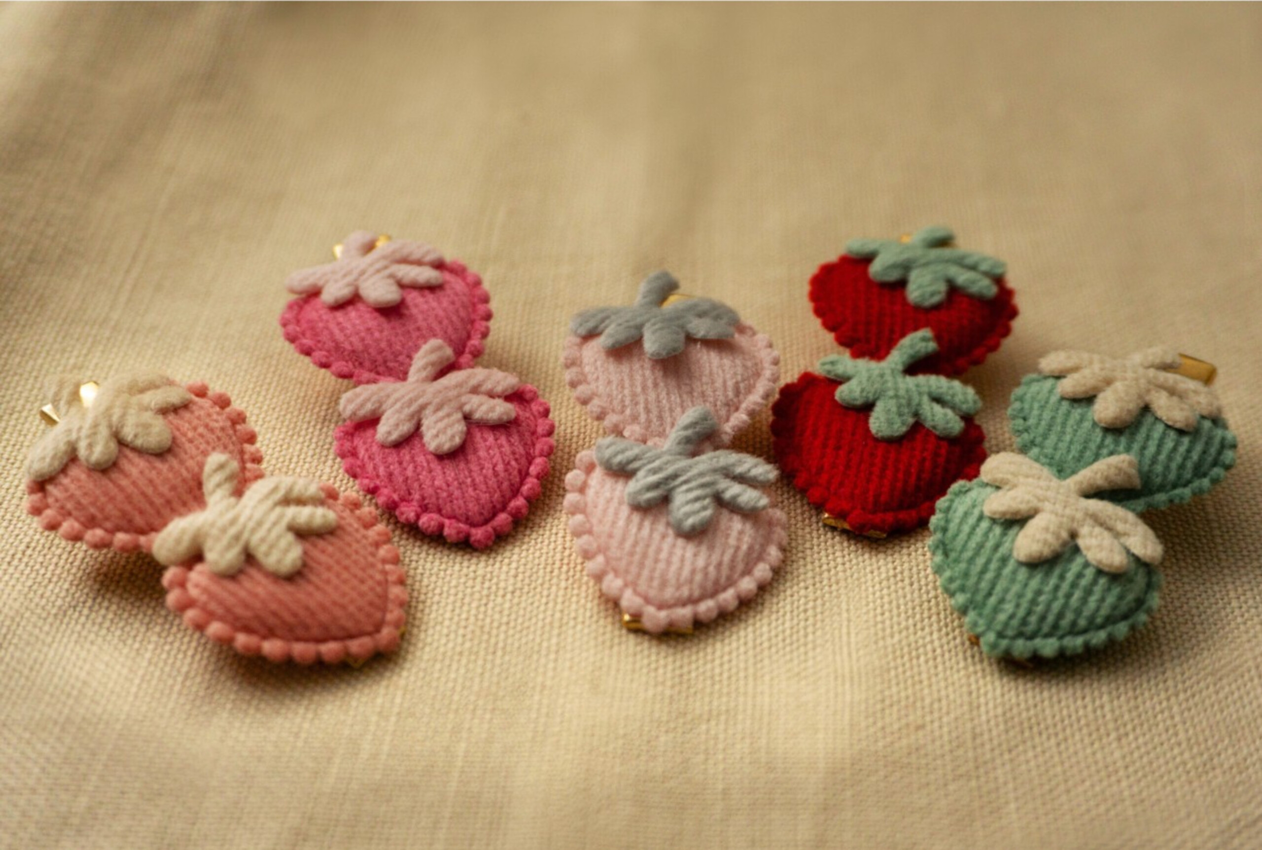 Alligator clip met aardbeien