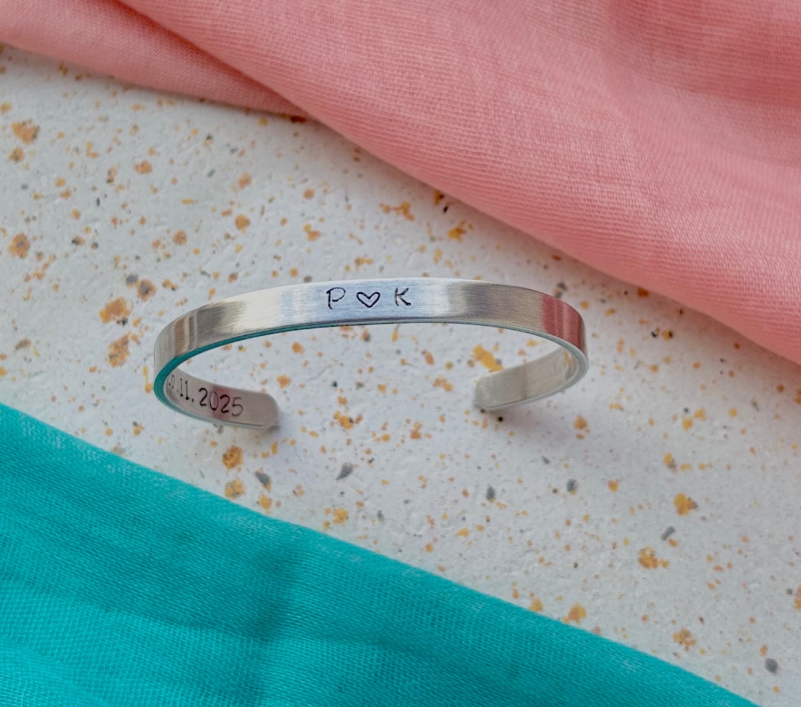 Gepersonaliseerde Armband | Tekst, Initialen & Datum | Handgemaakt Ca… - 135608 Gepersonaliseerde Armband | Tekst, Initialen & Datum | Handgemaakt Cadeau