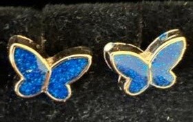Blauwe resin vlinder oorbellen