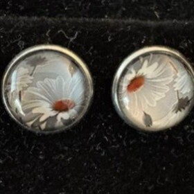 Witte resin oorknoppen