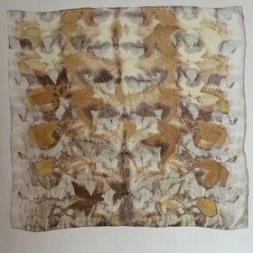 Zijden sjaaltje met ecoprint