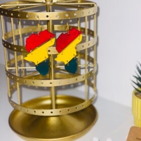 Houten Laser cut statement oorbellen❤️💛💚