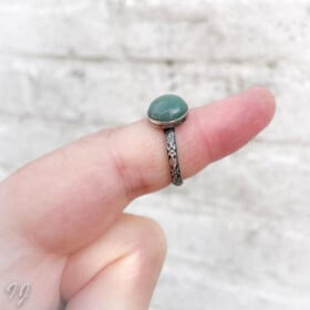 Handgemaakte zilveren ring met groene aventurijn | maat 18