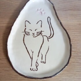 Keramieken schoteltje met kattenafbeelding 3, handmade en handpainted