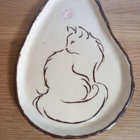 Keramieken schoteltje met kattenafbeelding 9, handmade en handpainted