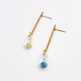 Lange Moderne Oorbellen Met Hangers Gevuld met Echte Bloemen uit Luxembourg (Forgotten Gardens)