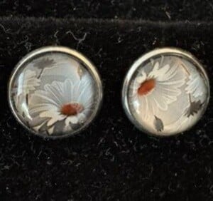 Witte resin oorknoppen