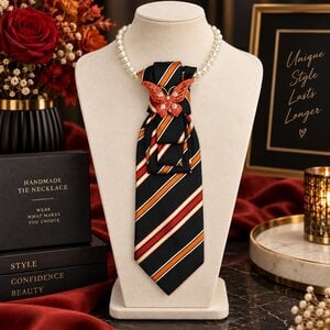 One of a kind handgemaakte stropdasketting butterfly| Statement tie necklace | Upcycled tie jewelry
