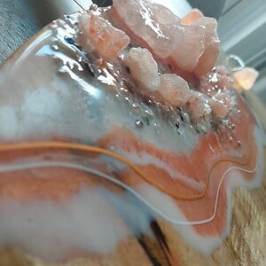 Grote serveerplank met zoutsteen