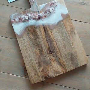 Mangohouten serveerplank met rozenkwarts stenen 31x48 CM