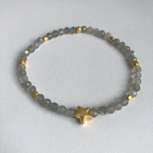 Alternative view of Armbandje met labradoriet en mat vergulde kralen