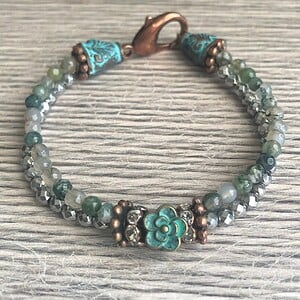 Armband met kraaltjes van mos-agaat, hematiet, koper en patina