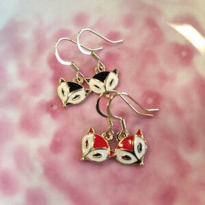 Oorbellen emaille vosjes rood of zwart