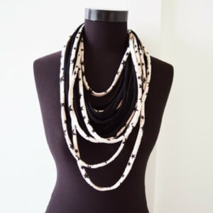 Alternative view of Ronde ketting in 5 verschillende kleuren