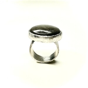 Grote zilveren ring met Obsedian