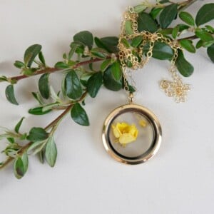 Alternative view of Gouden Bloemen Ketting met Botterboem