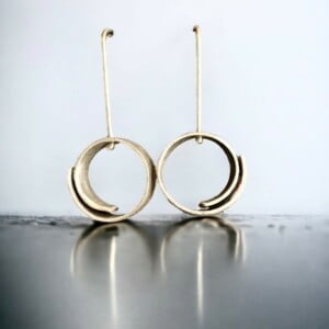 Speelse zilveren oorbellen