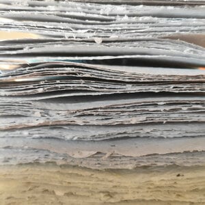 Handgeschept papier – 8 velletjes – Handgemaakt van gerecycled papier