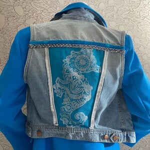 Vintage spijkergilet met de hand beschilderd