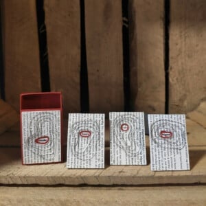 Mini Art – Rode Lippenstift – Handgemaakt van hergebruikte materialen