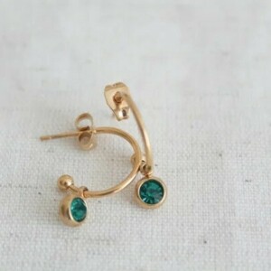 Oorbellen zuurblauw diamantje