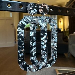 Zilver met zwarte feest oorbellen