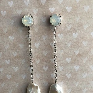 Alternative view of Verzilverde oorbellen met Swarovski en keshi-parels