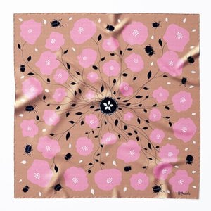 Beige 100% zijden sjaal met roze bloemen en insecten