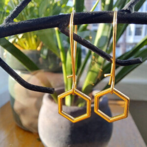 Oorbellen hexagon goud