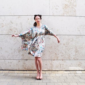 Gebloemde zijden kaftan