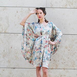 Gebloemde zijden kaftan