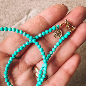 Alternative view of Turquoise howliet ketting