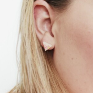 Alternative view of Driehoekige confetti oorbellen