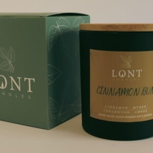 Cinnamon bun - sojawas geurkaars (geen ftalaten en paraffine) - kaneel, myrrh / cedarwood, amber