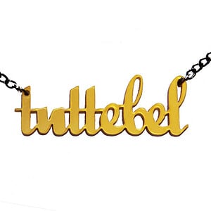 Alternative view of tuttebel! naamketting