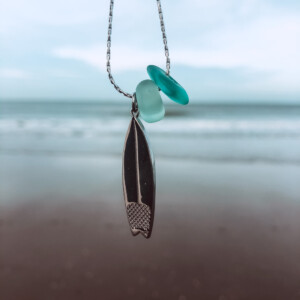 Zeeglas surfboard ketting zilver