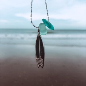 Zeeglas surfboard ketting zilver