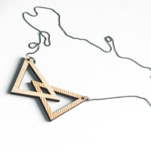 Geometrische houten ketting