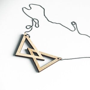 Geometrische houten ketting