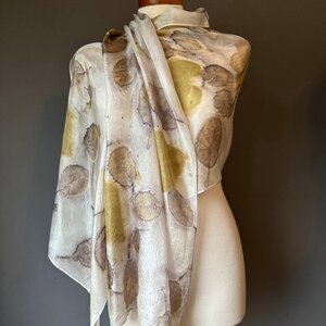 Zijden sjaal met prints van echte bladeren - Natural watercolors