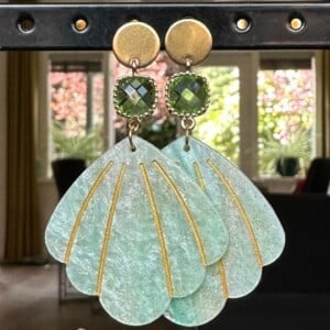 Lichtgroene schelp oorbellen