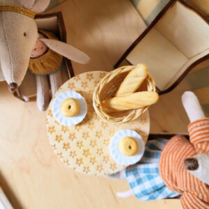 Poppenhuis Eetkamertafel- Poppenhuismeubel Ronde Eetkamertafel