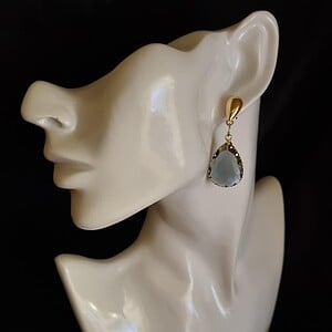 Elegante oorbellen met grote zirkonia - denim blauw