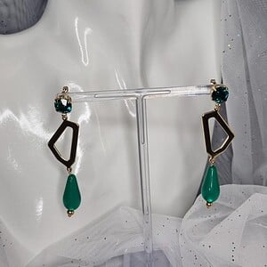 Statement oorbellen met polaris en Swarovski - emerald green
