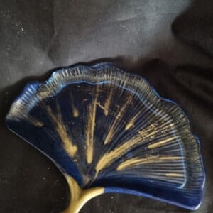 Combideal epoxy schaaltje ‘Ginkgo’ blauw + 2 amberblokjes