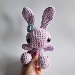 Gehaakte knuffel 'Purple bunny'