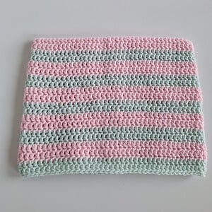 Gehaakte muts 'Baby pink & mint'