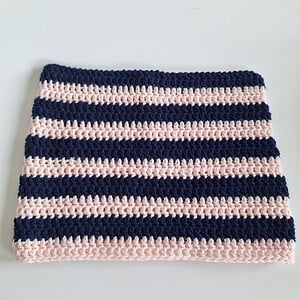 Gehaakte muts 'Navy & babypink'