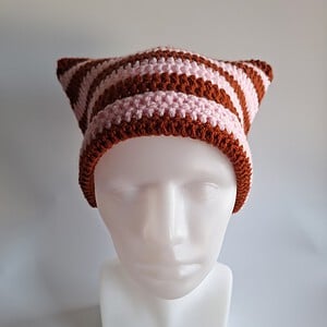 Gehaakte muts 'Rust & baby pink'