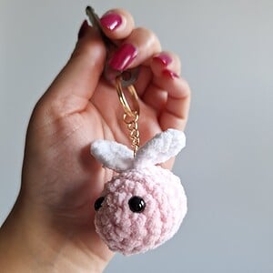Gehaakte sleutelhanger 'Pink & white'